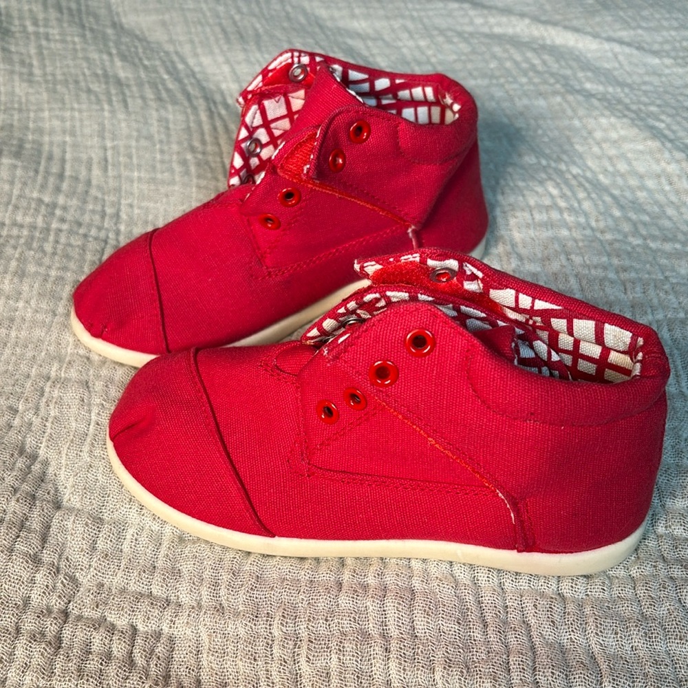 ZULILY Red Slides with Velcro sides